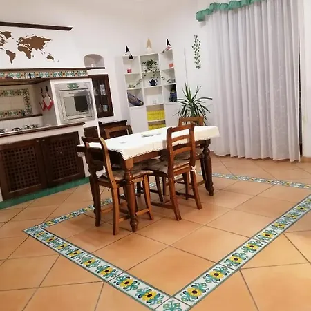 فندق Casa A Materdei نابولي