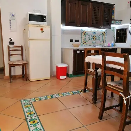 Отель Casa A Materdei *